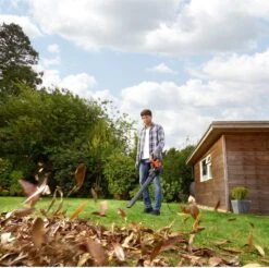 Black & Decker BLACK+DECKER BEBLV300SB-QS Bladblazer - 404 Km/u - 3000W - Zuig-/blaasfunctie - Gesnoerd -Tuin- En Buitengereedschapswinkels 1200x1195 11