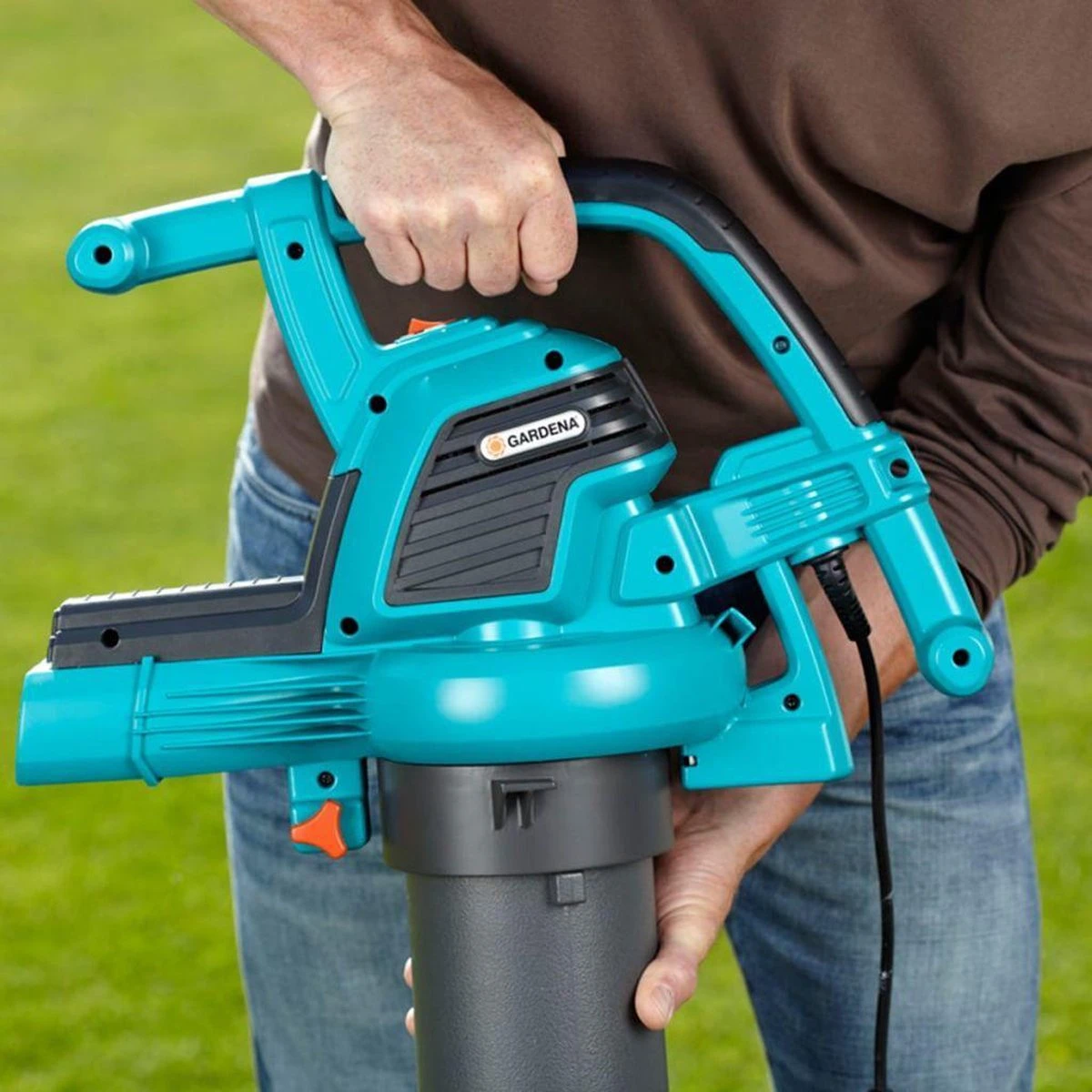 GARDENA ErgoJet 3000 Bladblazer - 3000W - Incl. 45l - Met Opvangzak 8 GARDENA ErgoJet 3000 Bladblazer - 3000W - Incl. 45l - Met Opvangzak - Afbeelding 8