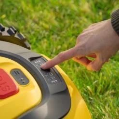 Powerplus POWXG6305 Robotmaaier - 18V - Voor Gazons Tot Ca. 500m² - Maaibreedte 180mm - Incl. Laadstation En Accessoires -Tuin- En Buitengereedschapswinkels 1200x1200 1178