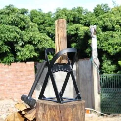 Lighted Lifestyle™| Houtklover Voor Aanmaakhout Incl. Kloofhamer - Houtsplijter - Houtkliever - Snel Haardhout - Gietijzer - Incl. Schroeven -Tuin- En Buitengereedschapswinkels 1200x1200 1409