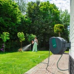 VONROC Automatische Slanghaspel – Incl. 25m Tuinslang, Aansluitslang, Spuitstuk, Koppelingen & Kraanaansluiting -Tuin- En Buitengereedschapswinkels 1200x1200 1674