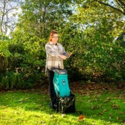 VONROC Hakselaar/Shredder 2500W – Voor Takken Tot Ø45mm – Incl. 45L Opvangzak & Duwstok -Tuin- En Buitengereedschapswinkels 1200x1200 991