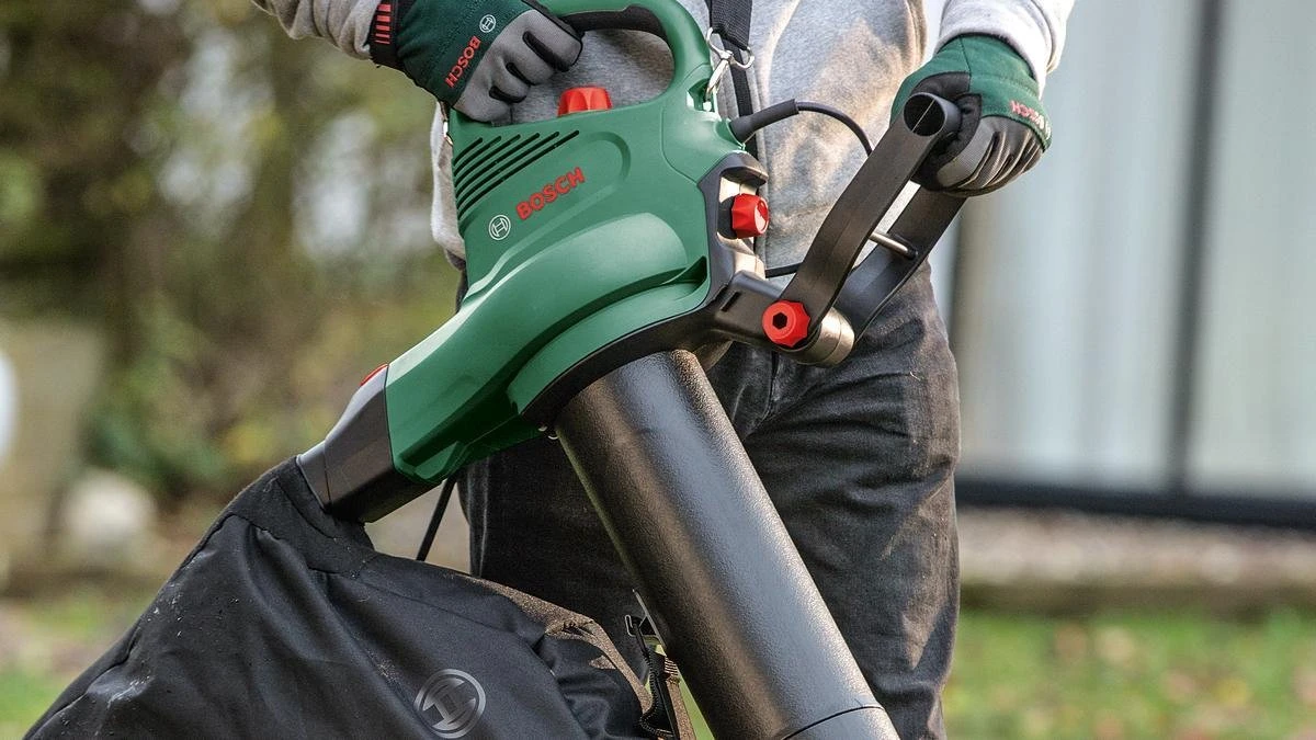 Bosch UniversalGardenTidy 3000 Bladblazer - Op Snoer - 3000 W 5 Bosch UniversalGardenTidy 3000 Bladblazer - Op Snoer - 3000 W - Afbeelding 5