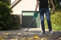 VONROC Accu Bladblazer – VPower 20V – 2 Standen – Max. Blaassnelheid 190km/u – Incl. Accu En Oplader 13 VONROC Accu Bladblazer – VPower 20V – 2 Standen – Max. Blaassnelheid 190km/u – Incl. Accu En Oplader -Tuin- En Buitengereedschapswinkels 1200x778 5