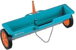 GARDENA Combisysteem Strooiwagen - 40 Cm Strooibreedte - Inhoud 3 Liter - Geschikt Voor 100m² -Tuin- En Buitengereedschapswinkels 1200x789 2