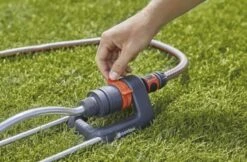 GARDENA - Zwenksproeier Aqua S - Tuinsproeier - 90 Tot 220 M² -Tuin- En Buitengereedschapswinkels 1200x789 3