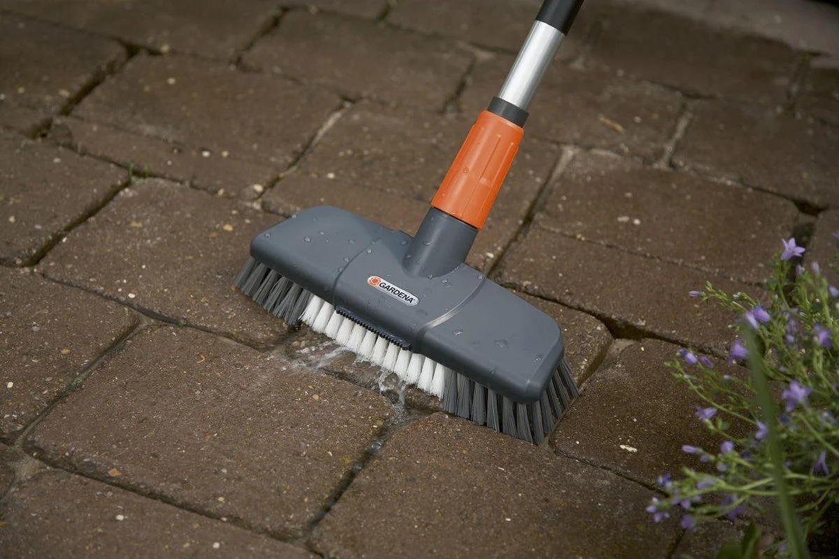 GARDENA Cleansystem Comfort Schrobber - Reinigen Van Paden - Terras - Oprit 4 GARDENA Cleansystem Comfort Schrobber - Reinigen Van Paden - Terras - Oprit - Afbeelding 4