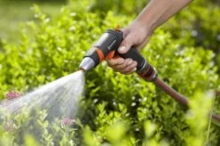GARDENA - Comfort Reinigingsbroes - Spuitpistool - Traploos Instelbaar -Tuin- En Buitengereedschapswinkels 1200x799 179