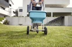 GARDENA Strooiwagen XL Strooikar - 800m2 - 18 Liter -Tuin- En Buitengereedschapswinkels 1200x799 69