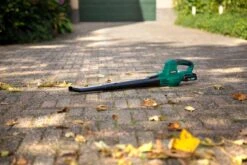 VONROC Accu Bladblazer – VPower 20V – 2 Standen – Max. Blaassnelheid 190km/u – Incl. Accu En Oplader 14 VONROC Accu Bladblazer – VPower 20V – 2 Standen – Max. Blaassnelheid 190km/u – Incl. Accu En Oplader -Tuin- En Buitengereedschapswinkels 1200x800 250