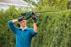 Bosch UniversalHedgeCut 18-55 Heggenschaar - Zonder 18V Accu En Oplader 15 Bosch UniversalHedgeCut 18-55 Heggenschaar - Zonder 18V Accu En Oplader -Tuin- En Buitengereedschapswinkels 1200x800 287