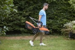 Black & Decker BLACK+DECKER BCMW3318L2-QW Grasmaaier - 18V - 33cm - Incl. 2 Accu's En Lader 20 Black & Decker BLACK+DECKER BCMW3318L2-QW Grasmaaier - 18V - 33cm - Incl. 2 Accu's En Lader -Tuin- En Buitengereedschapswinkels 1200x800 315