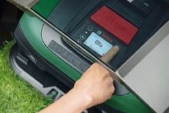 Bosch Indego XS 300 Robotmaaier - Maaibreedte 19 Cm - Voor Gazons Tot 300 M2 -Tuin- En Buitengereedschapswinkels 1200x800 340