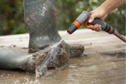 GARDENA - Comfort Reinigingsbroes - Spuitpistool - Traploos Instelbaar -Tuin- En Buitengereedschapswinkels 1200x800 452