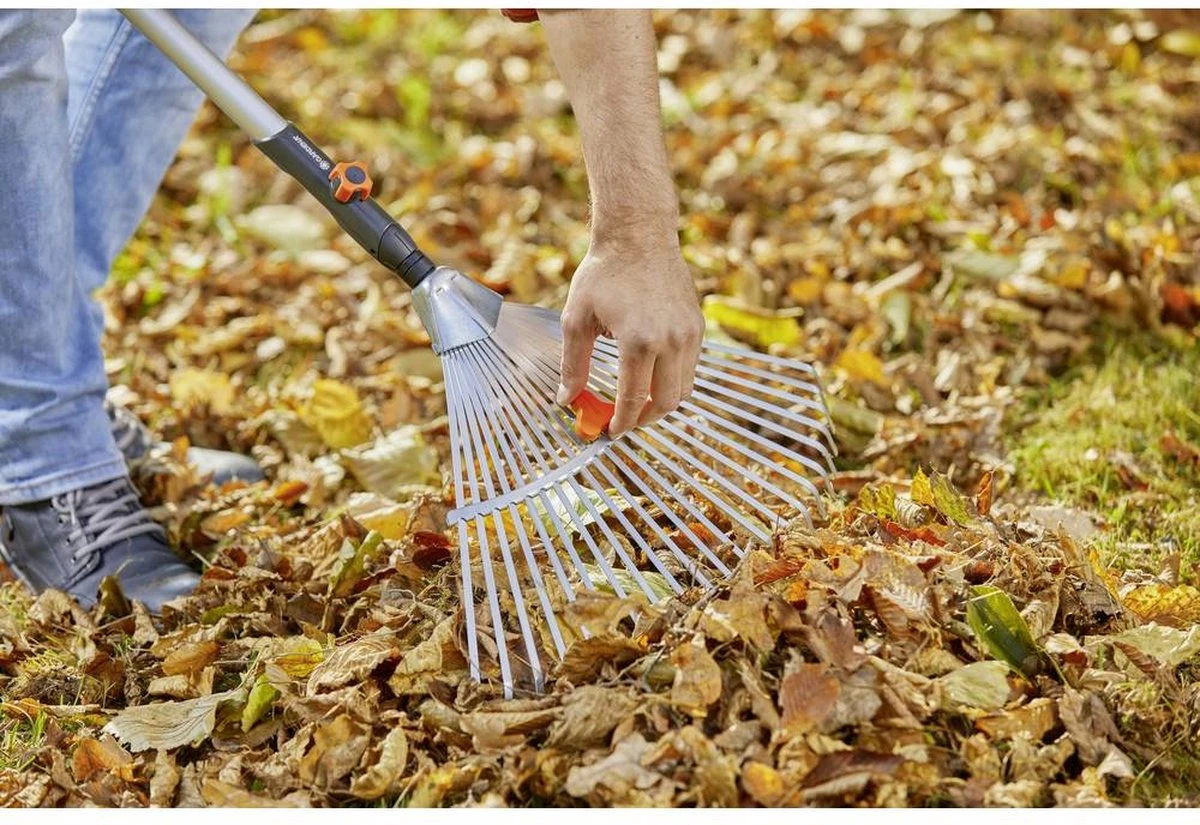 GARDENA Combisysteem Bladhark Hark - Werkbreedte Verstelbaar 30/50 Cm - Aanbevolen Steellengte 130 Cm 7 GARDENA Combisysteem Bladhark Hark - Werkbreedte Verstelbaar 30/50 Cm - Aanbevolen Steellengte 130 Cm - Afbeelding 7