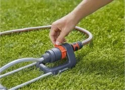 GARDENA - Zwenksproeier Aqua S - Tuinsproeier - 90 Tot 220 M² -Tuin- En Buitengereedschapswinkels 1200x867 6