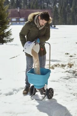 GARDENA Strooiwagen XL Strooikar - 800m2 - 18 Liter -Tuin- En Buitengereedschapswinkels 799x1200 23