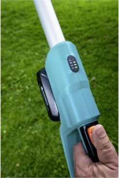 GARDENA - Accu Telescopische Snoeizaag - TCS 20/18 P4A Set - 20cm - 50 Cm ⌀ -Tuin- En Buitengereedschapswinkels 806x1200 4