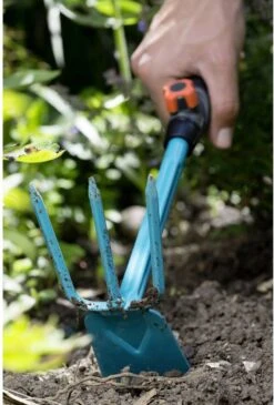 GARDENA Combisystem Tuinhak - Werkbreedte 6,5cm - 25 Jaar Garantie -Tuin- En Buitengereedschapswinkels 811x1200