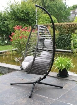 Pro Garden Lowander Hangstoel Egg 191x126x126- Schommelstoel Met Rattan Cocoon En Robuust Stalen Standaard Incl. Kussens - Volledig Inklapbaar - Lichtgrijs -Tuin- En Buitengereedschapswinkels 878x1200 1