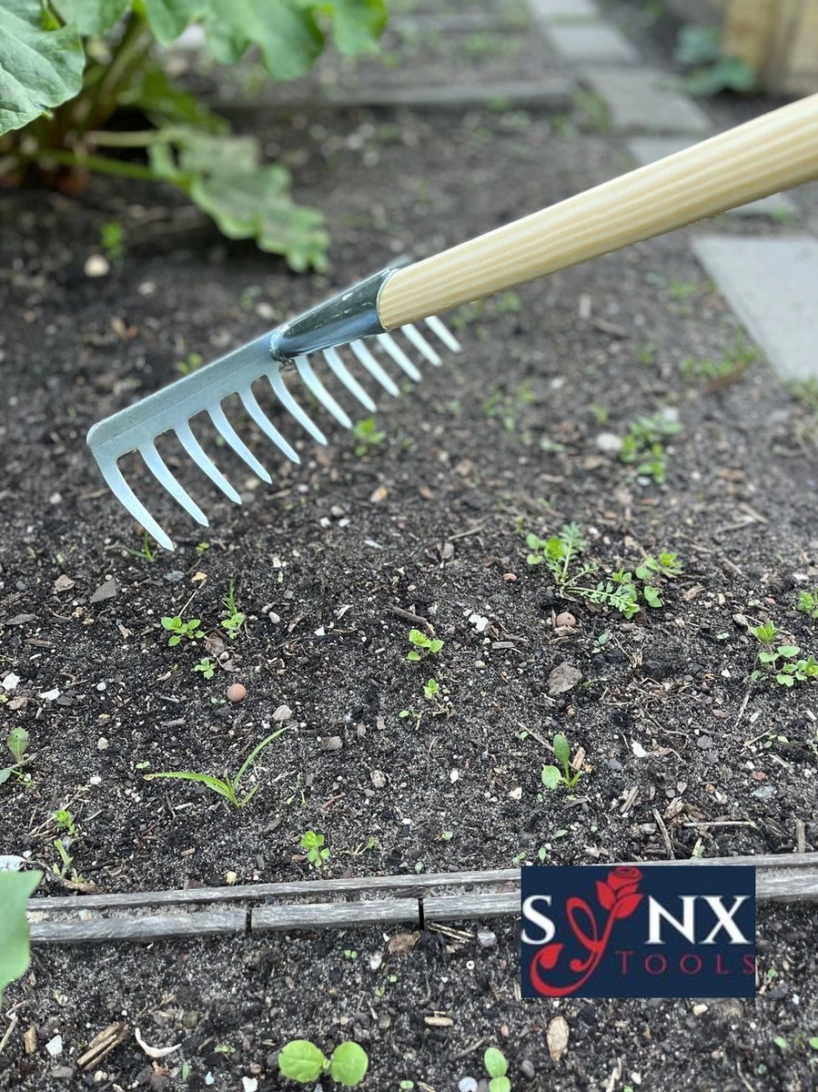Synx Tools Tuinhark 12 Tanden Verzinkt Hark - Harken - Bladharken - Bodembewerkers - Onkruidverwijderaar - Tuinartikelen - Compleet Incl. 160cm Steel 1 Synx Tools Tuinhark 12 Tanden Verzinkt Hark - Harken - Bladharken - Bodembewerkers - Onkruidverwijderaar - Tuinartikelen - Compleet Incl. 160cm Steel